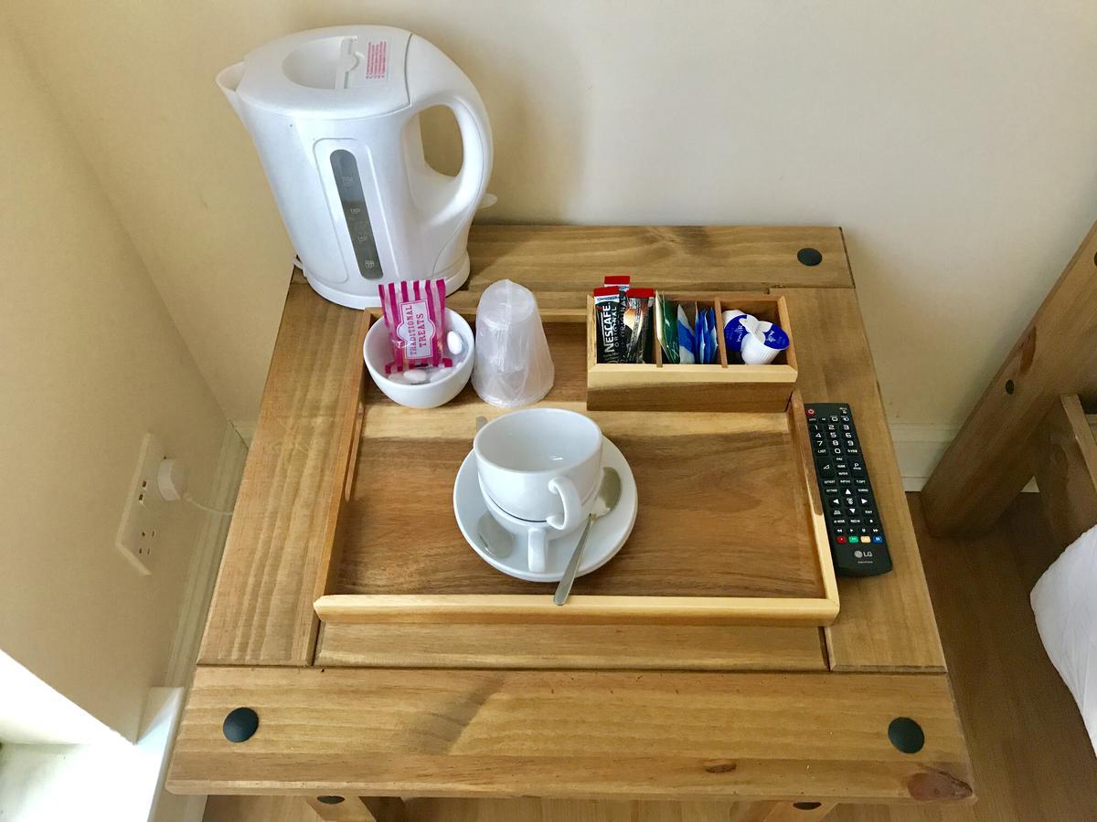 Woodgrove Rooms, Guest house