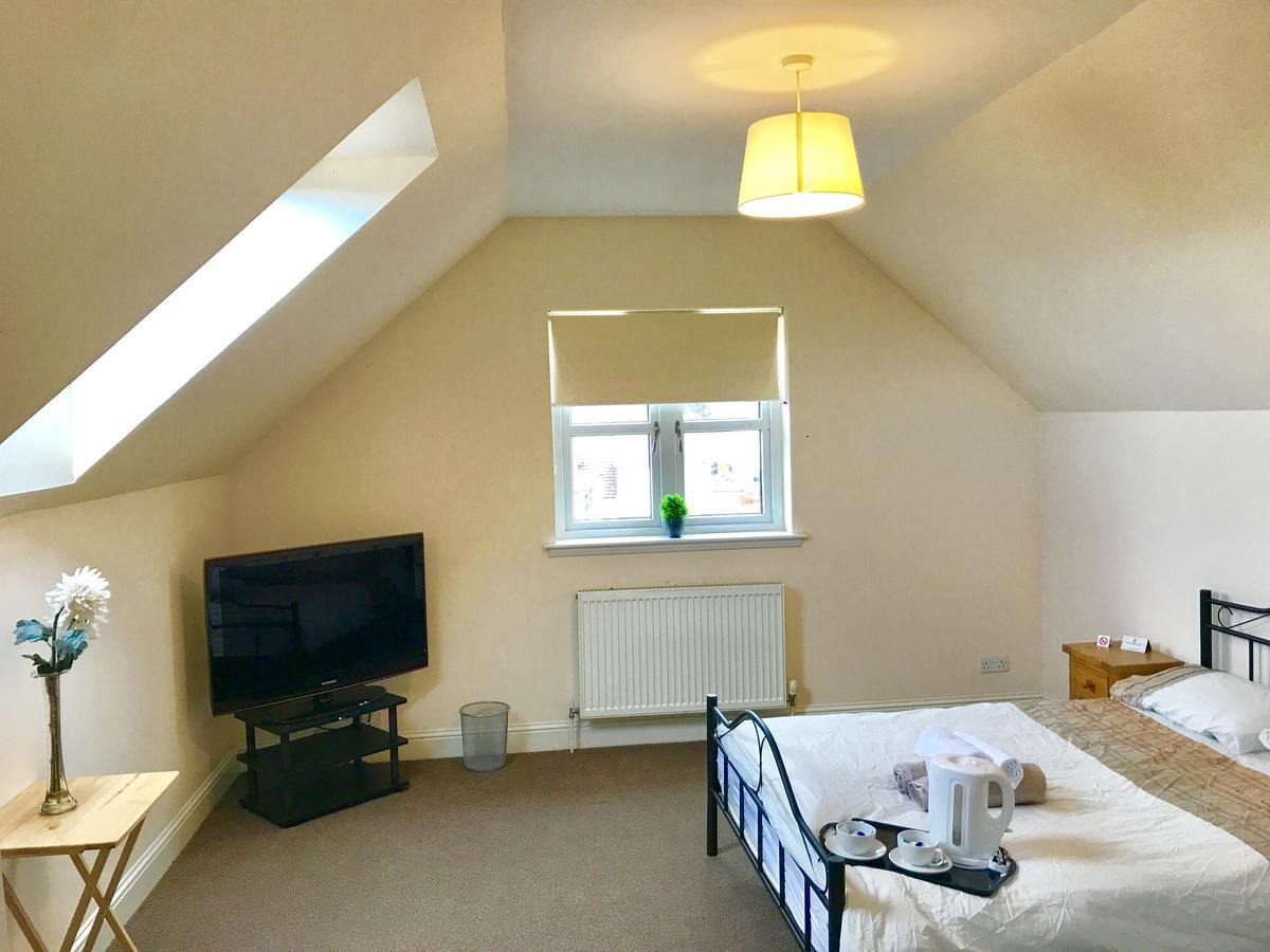 Woodgrove Rooms,