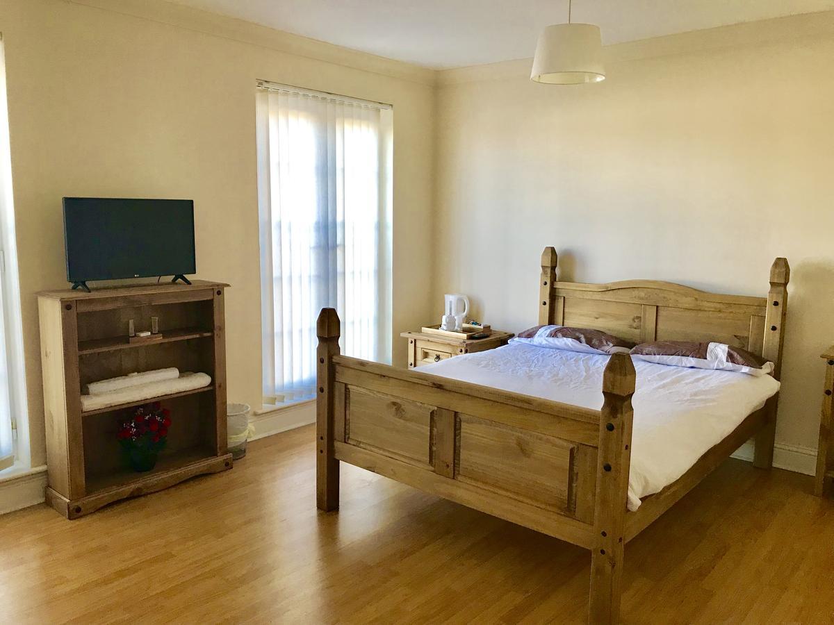 Woodgrove Rooms,